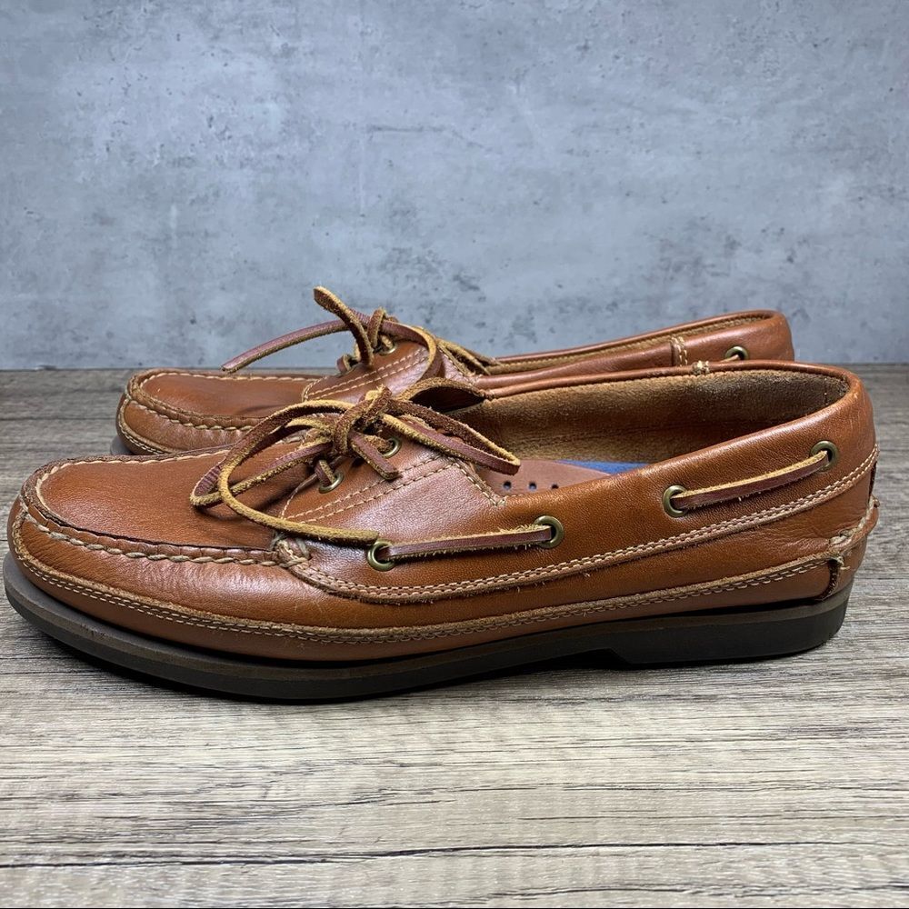 BASS MEN'S 2-EYE BOAT SHOES SIZE: 9.5~COLOR: TAN